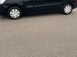 Schwarz Gebraucht 2012 Citroën Berlingo Van / Kleinbus | 3.900 € (Etwas zu teuer)