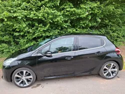 Schwarz Gebraucht 2014 Peugeot 208 Allure Kleinwagen | 5.500 € (Guter Preis)