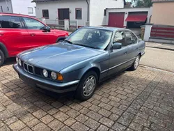 Grau Gebraucht 1988 BMW 520 Limousine | 2.980 €