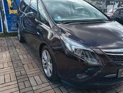 Braun Gebraucht 2012 Opel Zafira Tourer Sport Van / Kleinbus | 7.990 € (Fairer Preis)