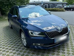 Blau Gebraucht 2018 Skoda Superb Kombi | 12.300 € (Guter Preis)