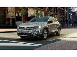 Indiumgrau metallic (metallic) Gebraucht 2024 VW T-Roc Style SUV | 28.300 € (Guter Preis)
