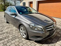 Grau Gebraucht 2014 Mercedes A180 Urban Limousine | 9.500 € (Fairer Preis)