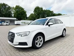 Weiß Gebraucht 2016 Audi A3 Sportback Sport Limousine | 10.900 € (Guter Preis)