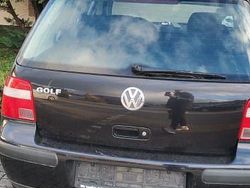 Schwarz Gebraucht 2002 VW Golf Basis Limousine | 800 € (Superpreis)