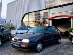 Violett Gebraucht 1996 VW Golf III Limousine | 3.333 €