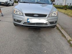 Silber Gebraucht 2007 Ford Focus Style Kombi | 1.900 € (Guter Preis)