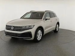 Beige Neu 2025 VW Touareg Elegance SUV | 73.358 €