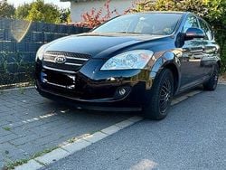 Grau Gebraucht 2008 Kia Ceed Kombi | 3.500 € (Teuer)