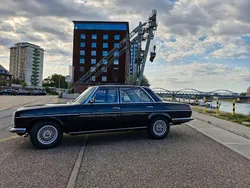Schwarz Gebraucht 1974 Mercedes W114 Limousine | 30.999 €
