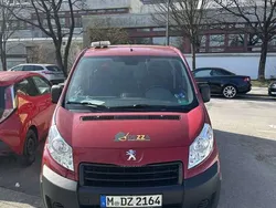 Rot Gebraucht 2015 Peugeot Expert Van | 8.500 € (Etwas zu teuer)