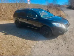 Schwarz Gebraucht 2010 Ford Focus Kombi | 2.300 € (Guter Preis)