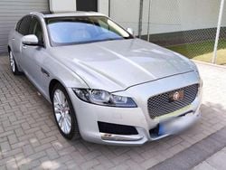 Silber Gebraucht 2016 Jaguar XF Portfolio Limousine | 18.500 € (Fairer Preis)