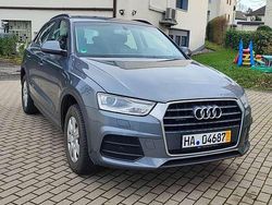 Grau Gebraucht 2016 Audi Q3 SUV | 17.500 € (Fairer Preis)