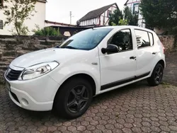 Weiß Gebraucht 2009 Dacia Sandero Ambiance Kleinwagen | 2.500 € (Fairer Preis)