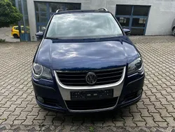 Blau Gebraucht 2009 VW Touran Cross Van / Kleinbus | 6.399 € (Fairer Preis)