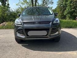 Grau Gebraucht 2016 Ford Kuga SUV | 9.500 € (Fairer Preis)
