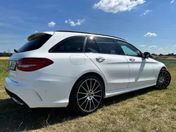 Weiß Gebraucht 2017 Mercedes C250 AMG Kombi | 24.250 € (Fairer Preis)