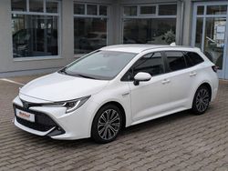 Weiß Gebraucht 2019 Toyota Corolla Club Limousine | 19.450 € (Fairer Preis)