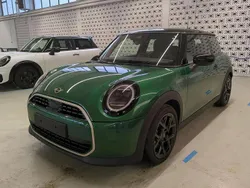 Grün Gebraucht 2024 Mini Cooper Favoured Kleinwagen | 26.612 € (Fairer Preis)