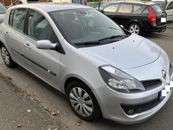 Silber Gebraucht 2006 Renault Clio II Kleinwagen | 3.750 € (Fairer Preis)