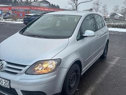 Grau Gebraucht 2005 VW Golf IV Kleinwagen | 3.400 € (Fairer Preis)