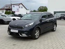 Blau Gebraucht 2018 Kia Niro Edition 7 SUV | 15.490 € (Etwas zu teuer)