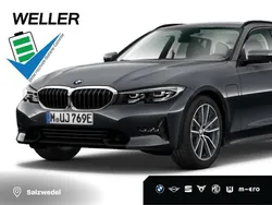 Grau Gebraucht 2021 BMW 330e Sport Line Kombi | 29.390 € (Guter Preis)
