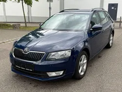 Blau Gebraucht 2013 Skoda Octavia Ambition Kombi | 6.799 € (Guter Preis)