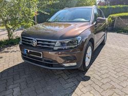Braun Gebraucht 2016 VW Tiguan Highline SUV | 20.999 €