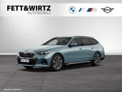 Cape york grün metallic Gebraucht 2024 BMW i5 M Sport Kombi | 58.643 € (Etwas zu teuer)