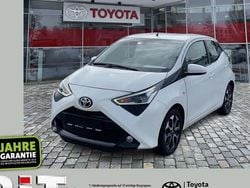 Weiß Gebraucht 2021 Toyota Aygo X-play Kleinwagen | 11.790 € (Fairer Preis)