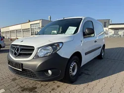 Weiß Gebraucht 2020 Mercedes Citan 109 Van / Kleinbus | 11.300 € (Fairer Preis)