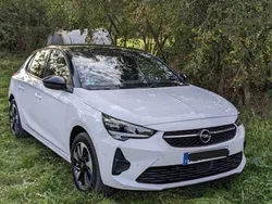 Arktisweiß Gebraucht 2023 Opel Corsa-e GS Line Kleinwagen | 21.777 € (Etwas zu teuer)