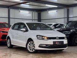 Weiß Gebraucht 2015 VW Polo LOUNGE Limousine | 6.890 € (Superpreis)