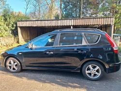 Schwarz Gebraucht 2011 Hyundai i30 Comfort Kombi | 2.800 € (Guter Preis)