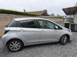 Silber Gebraucht 2014 Toyota Yaris Kleinwagen | 9.900 € (Guter Preis)