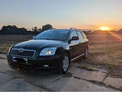 Schwarz Gebraucht 2005 Toyota Avensis Kombi | 2.350 € (Fairer Preis)