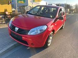 Rot Gebraucht 2009 Dacia Sandero Ambiance Kleinwagen | 2.439 € (Etwas zu teuer)