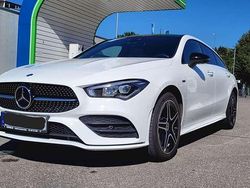 Weiß Gebraucht 2020 Mercedes CLA250e Shooting Brake AMG line Kombi | 26.290 € (Fairer Preis)