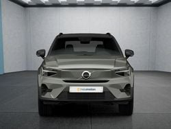 Grün Gebraucht 2024 Volvo XC40 Core SUV | 35.949 € (Fairer Preis)