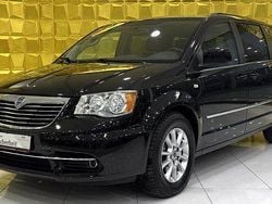 Schwarz Gebraucht 2012 Lancia Voyager Gold Van / Kleinbus | 14.990 €