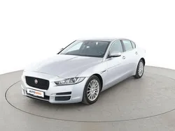 Grau Gebraucht 2015 Jaguar XE Prestige Limousine | 15.870 €