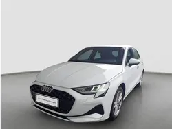 Weiß Gebraucht 2024 Audi A3 Sportback Advanced Kombi | 31.930 € (Fairer Preis)