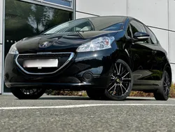 Schwarz Gebraucht 2015 Peugeot 208 Active Kleinwagen | 5.335 € (Fairer Preis)