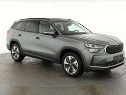 Graphitegrau metallic Neu 2025 Skoda Kodiaq Selection SUV | 47.595 € (Guter Preis)