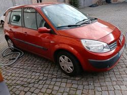 Rot Gebraucht 2005 Renault Scénic II Van / Kleinbus | 1.200 € (Fairer Preis)