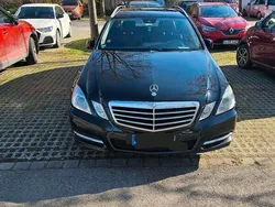 Schwarz Gebraucht 2012 Mercedes E220 Avantgarde Kombi | 7.600 € (Guter Preis)