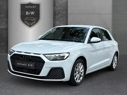 Weiß Gebraucht 2023 Audi A1 Sportback Ambiente Kleinwagen | 19.990 € (Guter Preis)