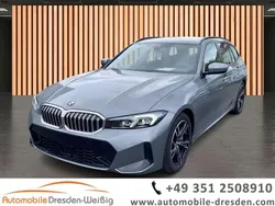 Grau Gebraucht 2024 BMW 330 M Sport Kombi | 42.980 € (Superpreis)